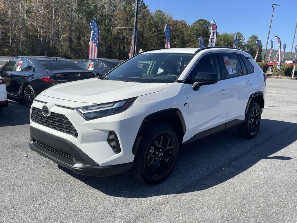 2025 Toyota RAV4 Hybrid LE photo 4