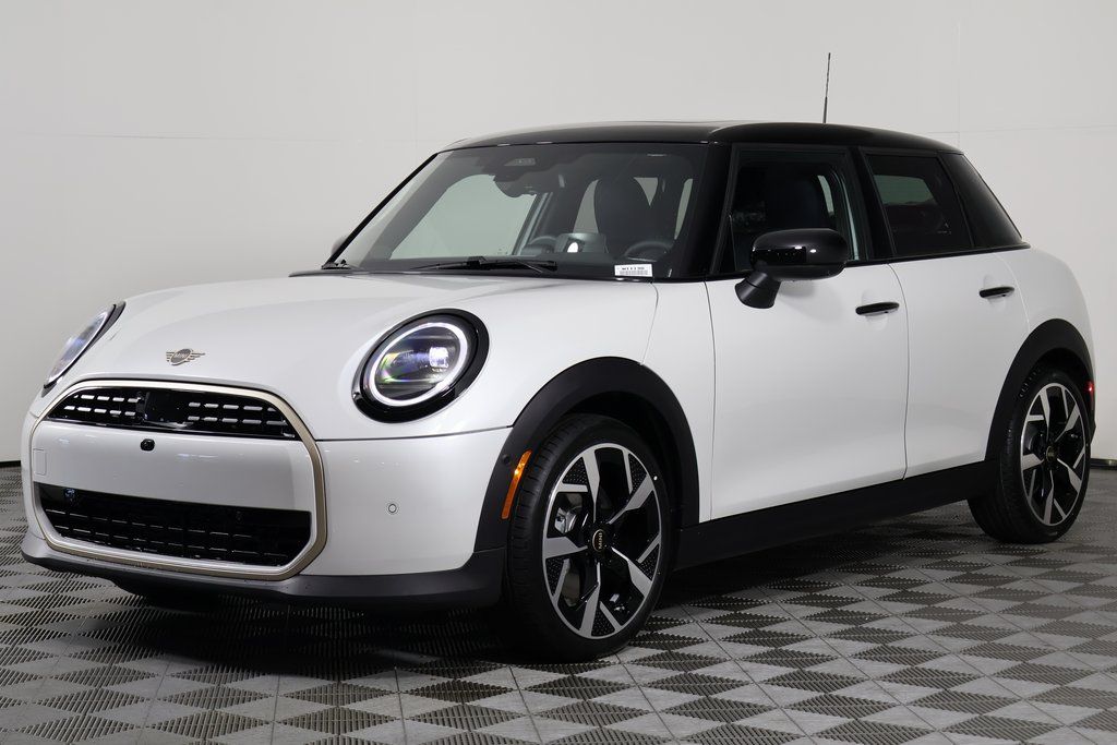 2026 MINI Hardtop 4 Door's photo