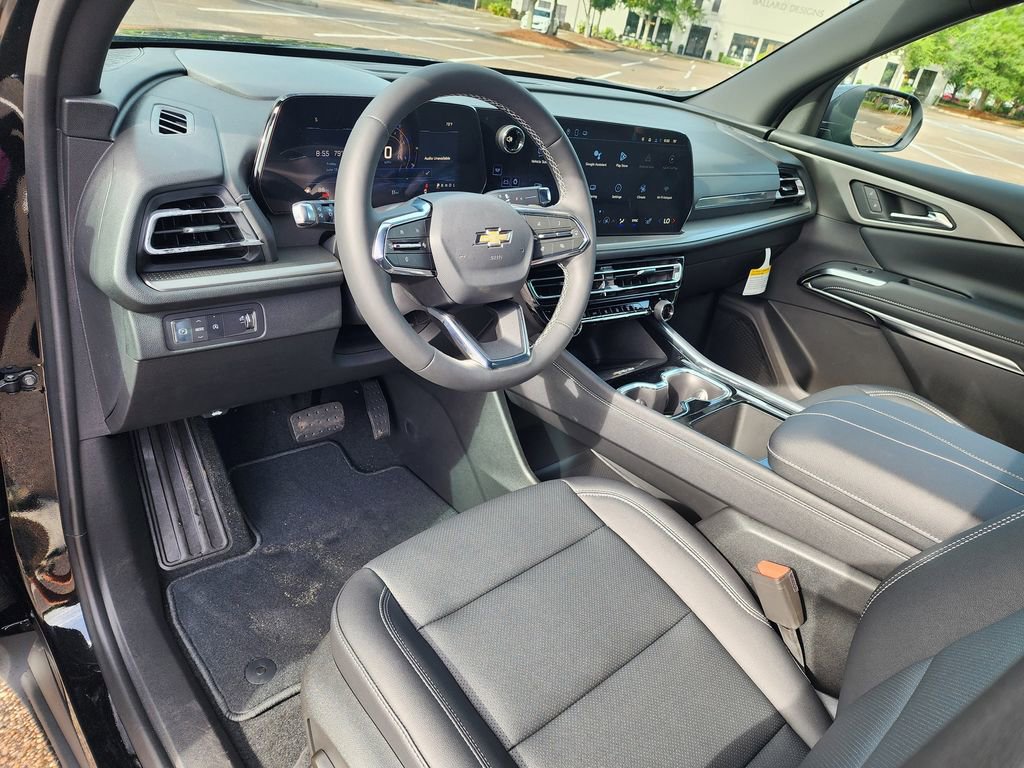2025 Chevrolet Traverse photo 9