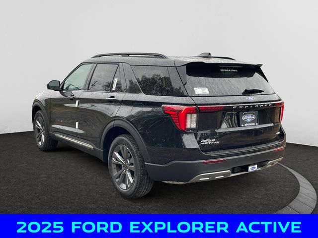 2025 Ford Explorer photo 3