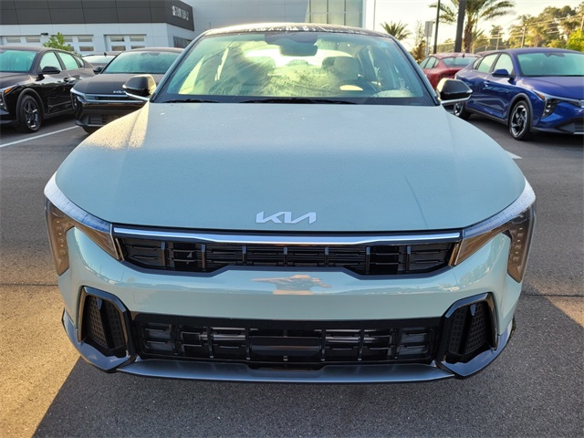 2025 Kia K4 GT-Line Turbo photo 2