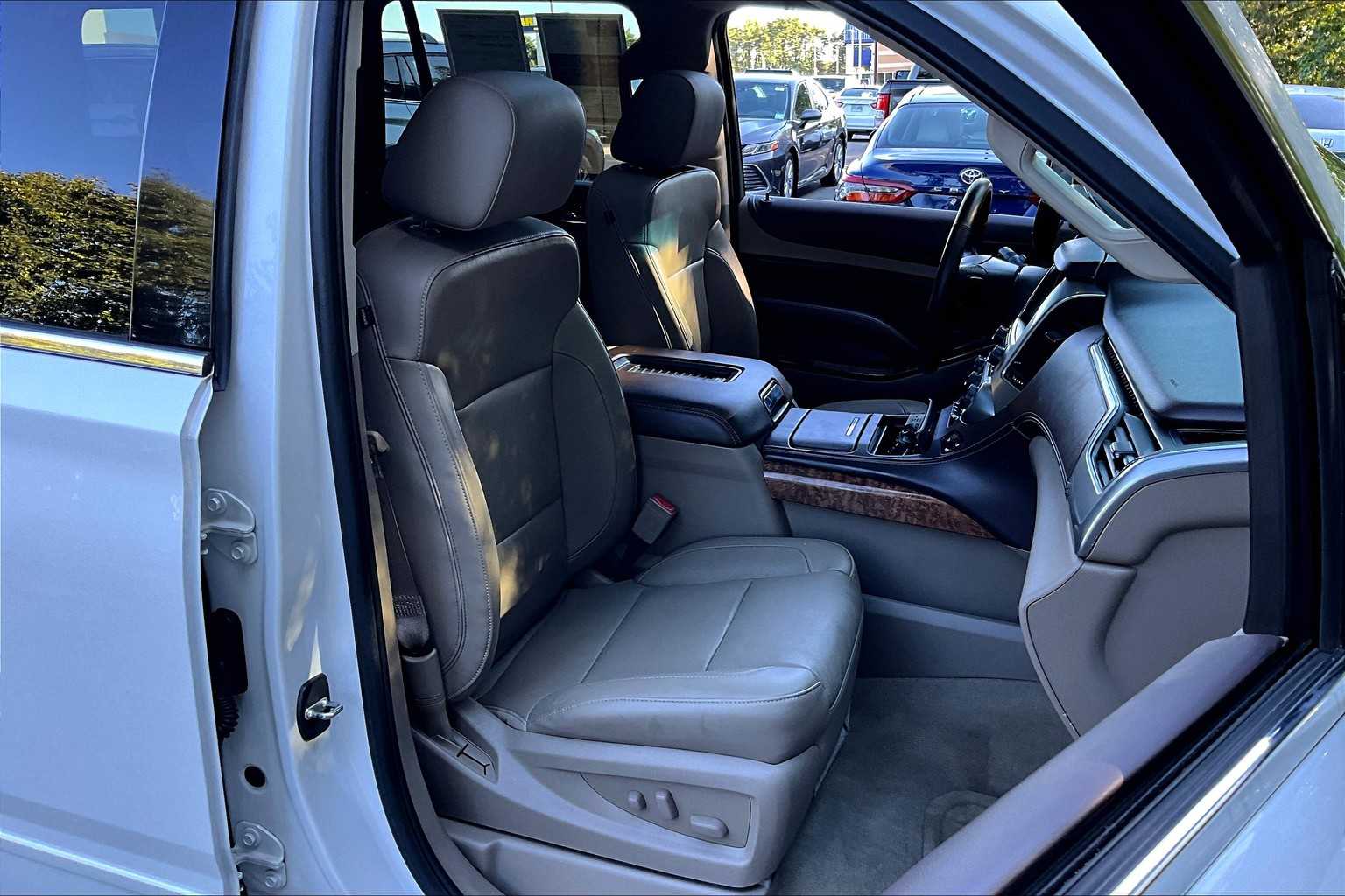 2016 Chevrolet Tahoe LTZ photo 7