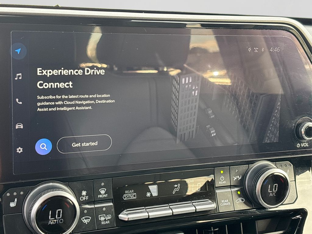 2023 Toyota Highlander L photo 28