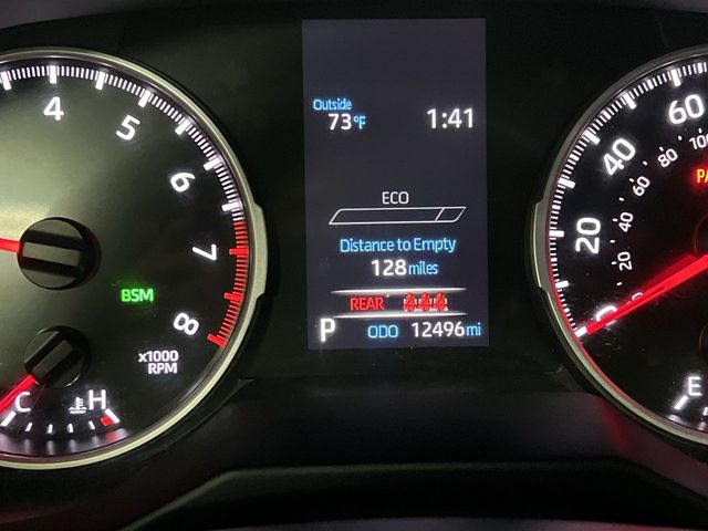 2022 Toyota RAV4 XLE photo 8