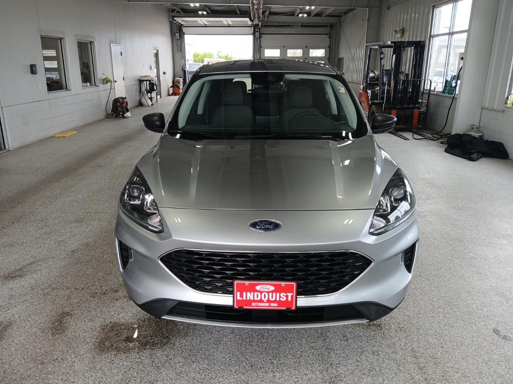 2022 Ford Escape SE photo 3