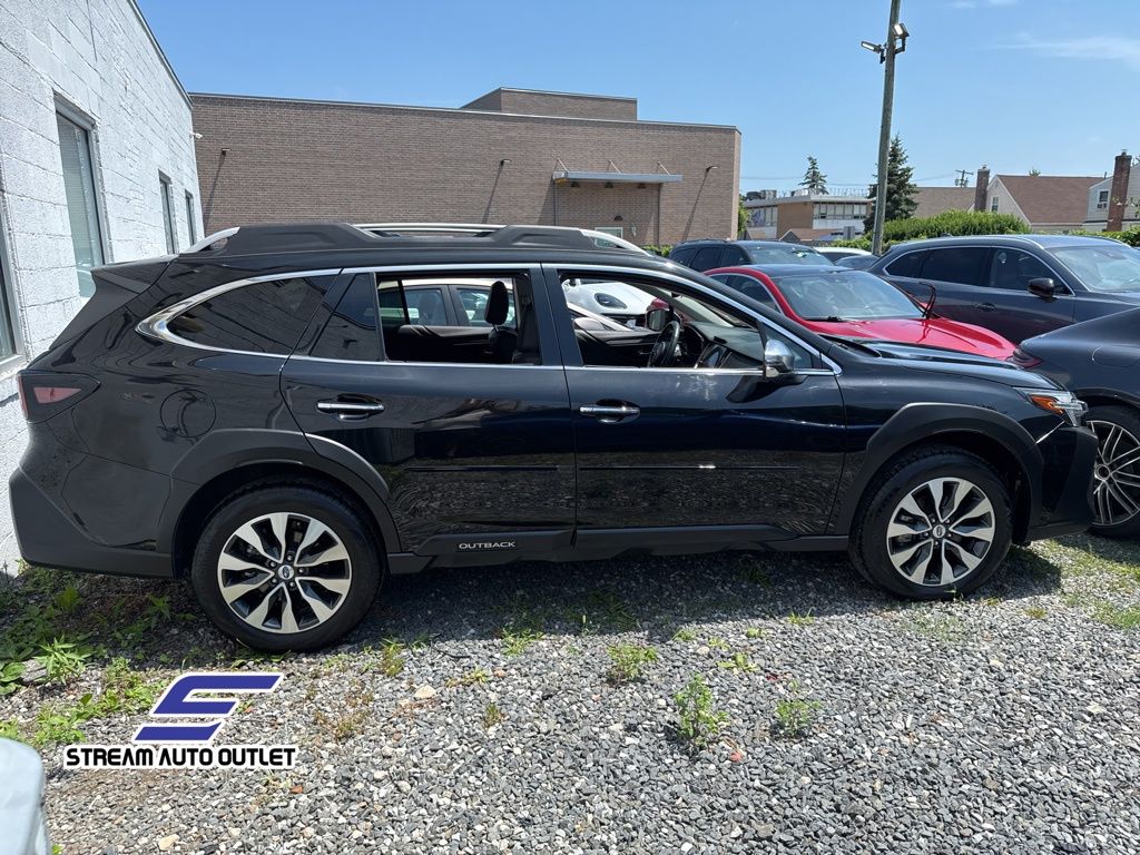 2023 Subaru Outback Touring photo 4