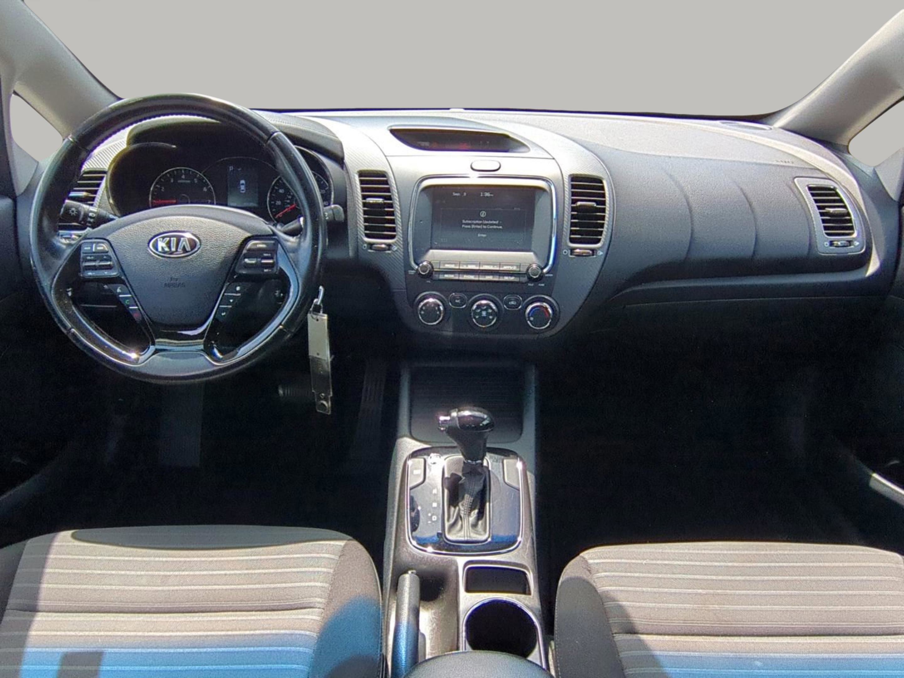 2017 Kia Forte S photo 10