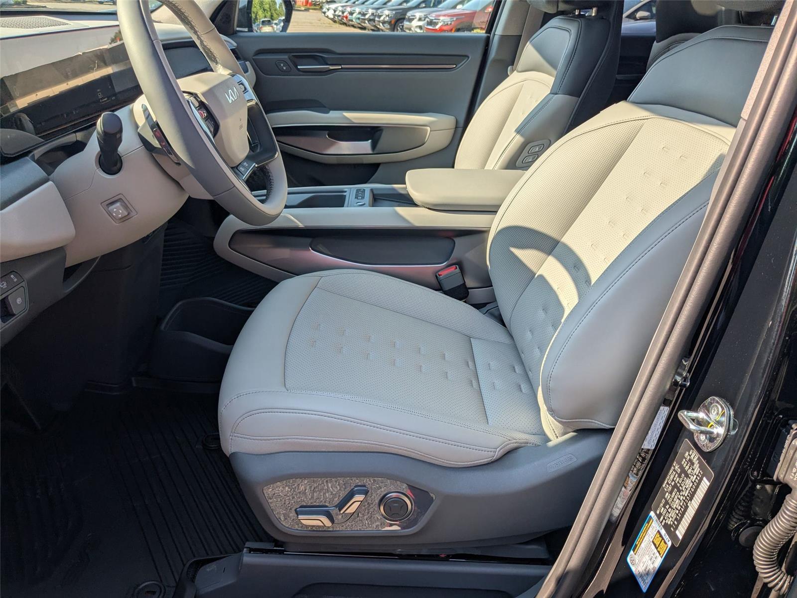 2026 Kia EV9 Wind photo 11