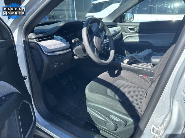 2024 Jeep Compass Sport photo 2