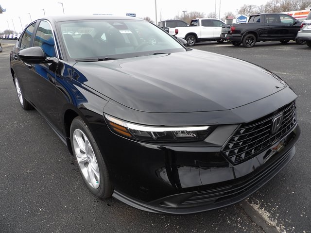 2025 Honda Accord LX's photo