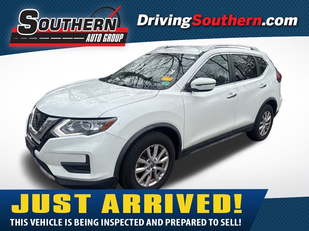 2020 Nissan Rogue SV's photo