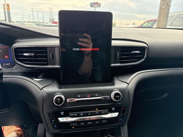 2020 Ford Explorer ST photo 3