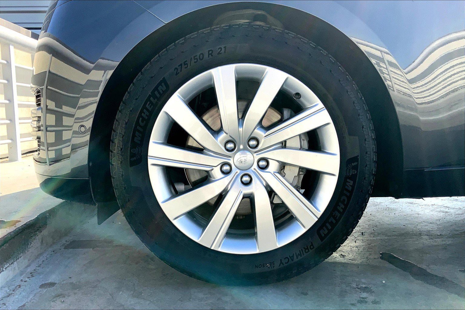 2023 Land Rover Range Rover SE photo 6