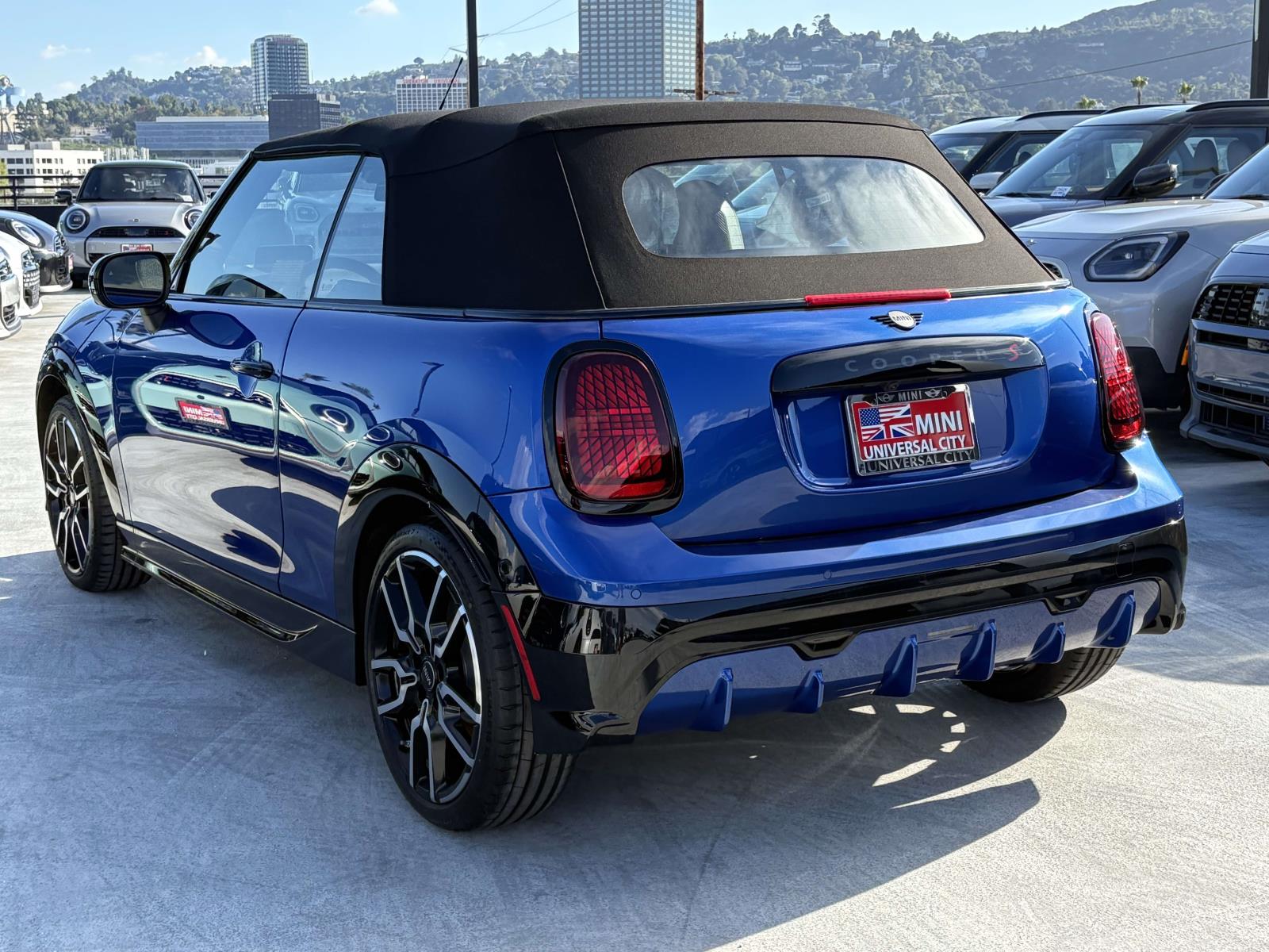 2026 Mini Cooper Convertible Iconic photo 4