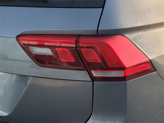2024 Volkswagen Tiguan SE R-Line Black photo 4