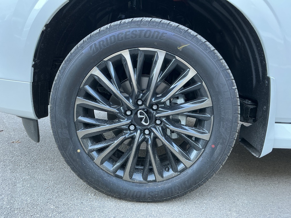 2026 Infiniti QX80 photo 4