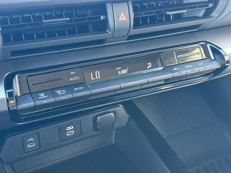 2024 Toyota Prius LE photo 28
