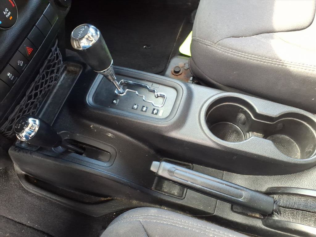2013 Jeep Wrangler Unlimited Sport photo 9