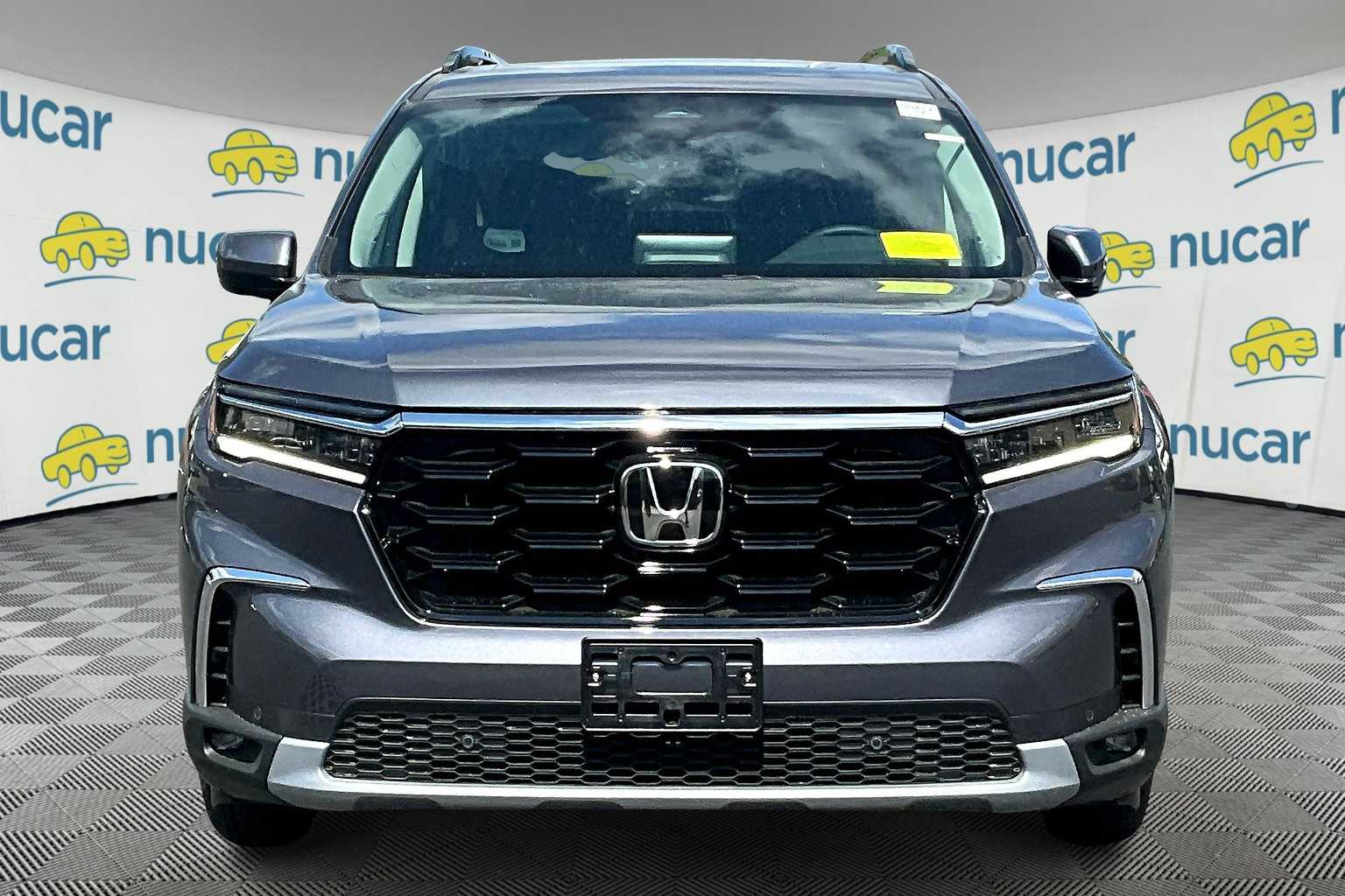 2025 Honda Pilot Touring photo 2
