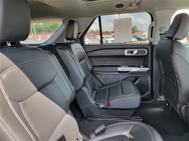 2022 Ford Explorer XLT photo 16