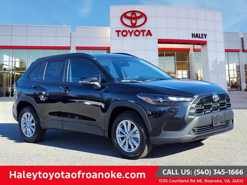 2026 Toyota Corolla Cross LE's photo