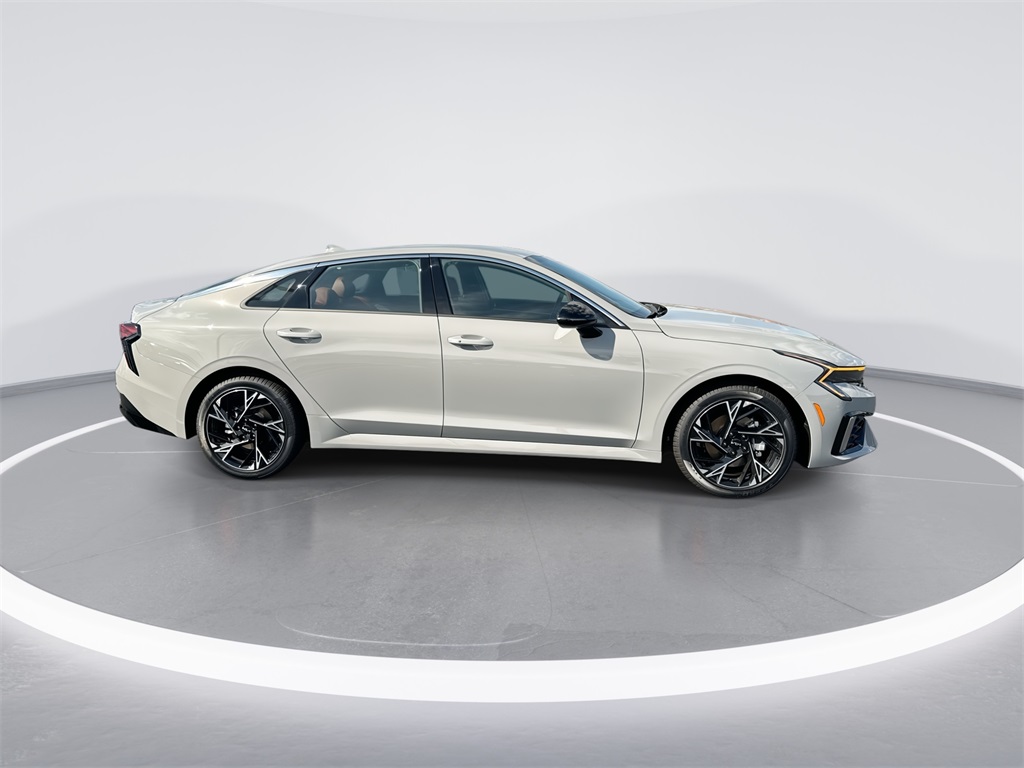 2026 Kia K5 GT-Line photo 9