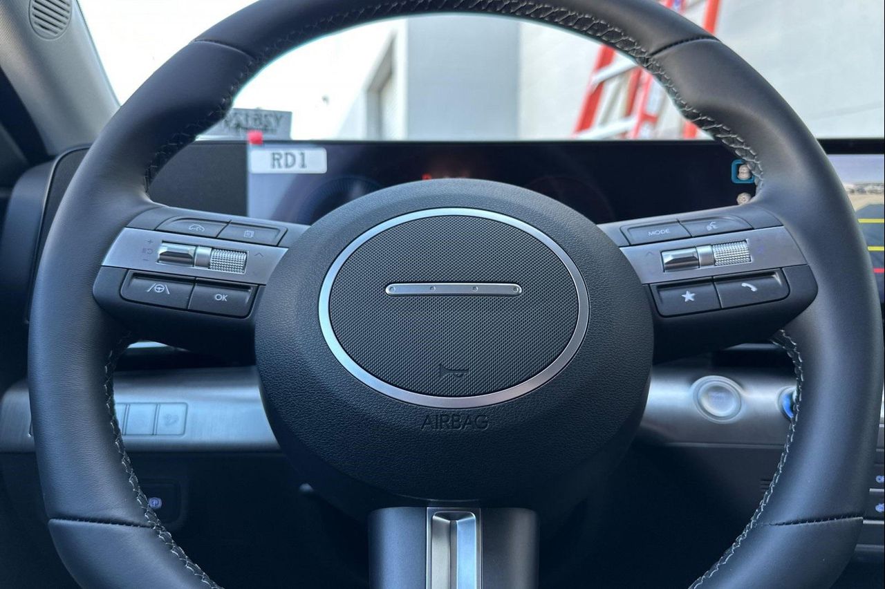 2025 Hyundai Kona SEL photo 24