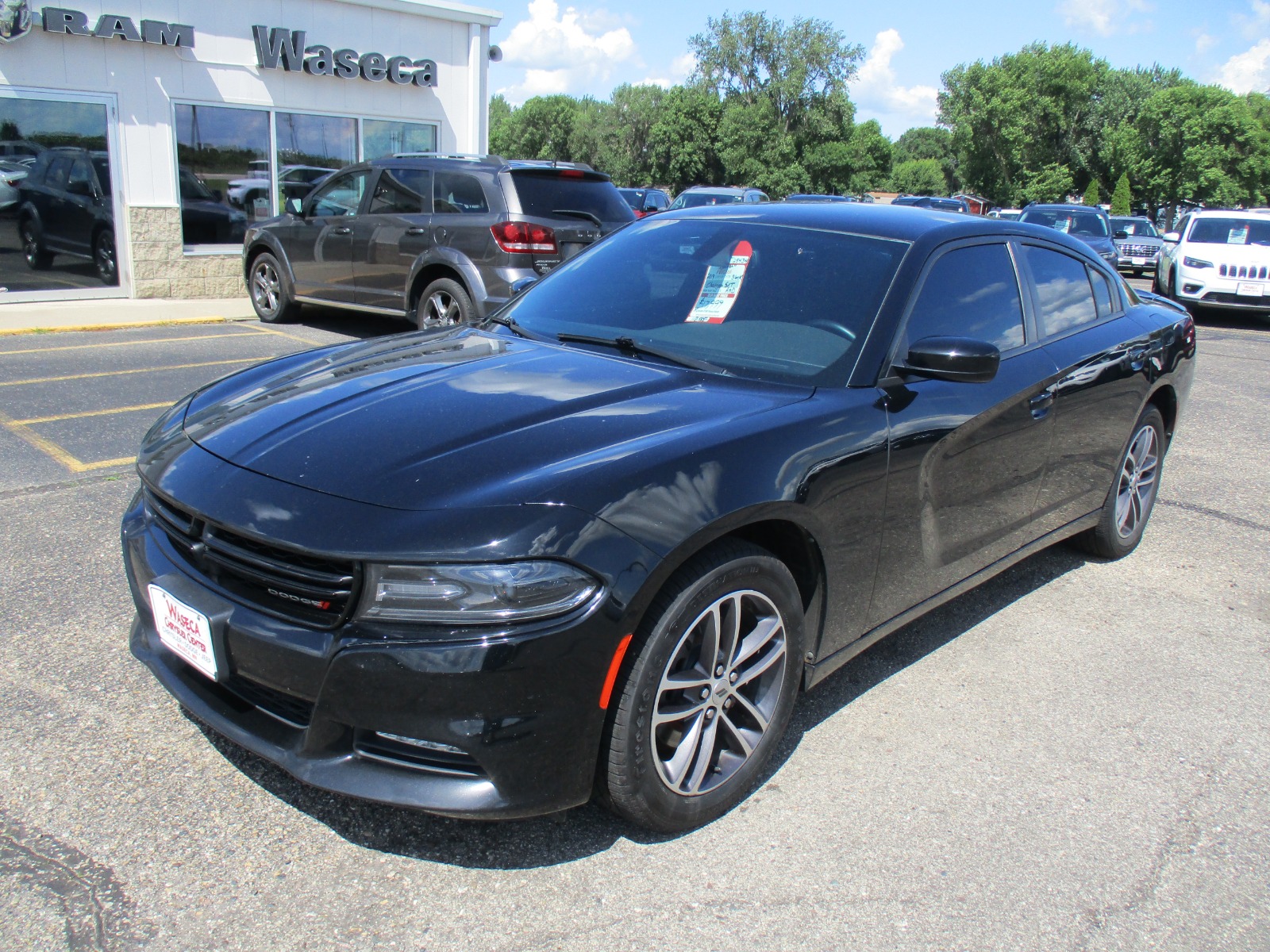 Used 2019 Dodge Charger SXT with VIN 2C3CDXJG2KH577413 for sale in Waseca, Minnesota