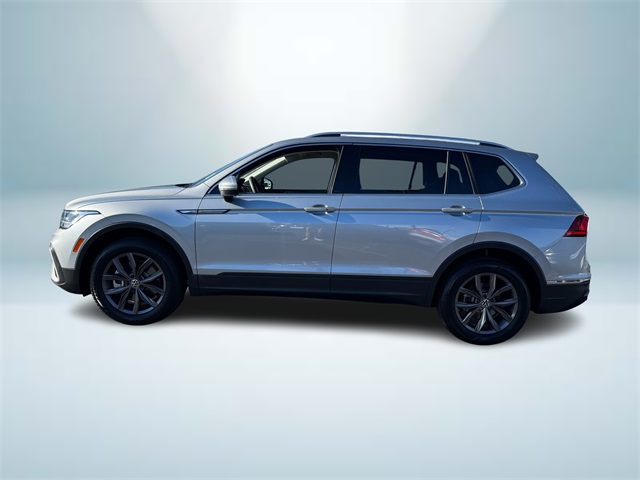 2022 Volkswagen Tiguan SE photo 3