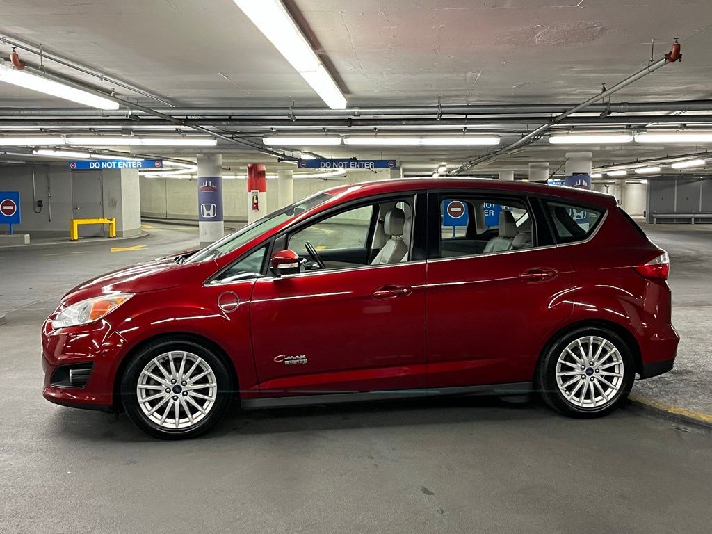 2016 Ford C-Max Energi SEL photo 26