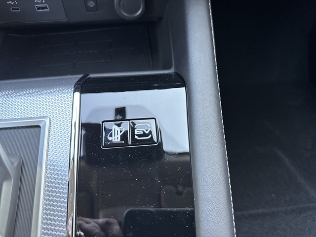 2025 Mitsubishi Outlander PHEV SEL photo 20