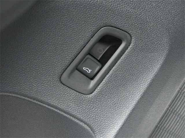 2025 Volkswagen Atlas Cross Sport SEL Premium R-Line photo 20