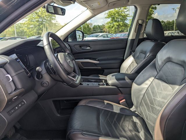2023 Nissan Pathfinder Platinum photo 16