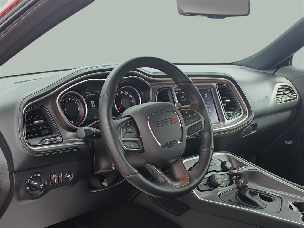 2022 Dodge Challenger GT photo 8