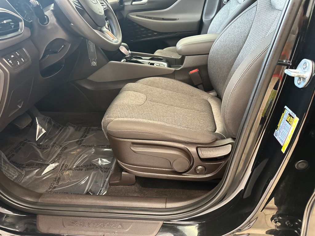 2019 Hyundai Santa Fe SE photo 11
