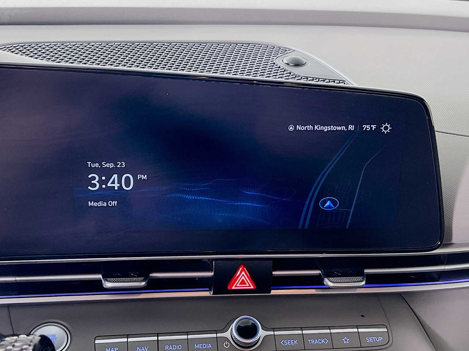 2024 Hyundai Elantra SEL photo 13