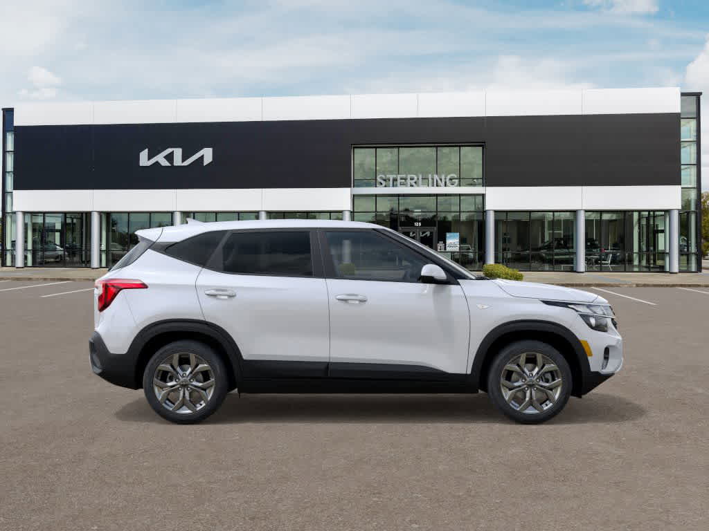 2026 Kia Seltos LX photo 4