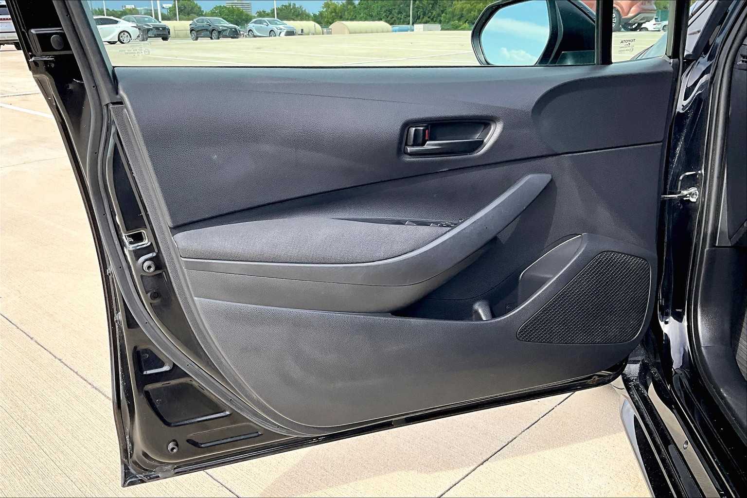 2023 Toyota Corolla LE photo 20