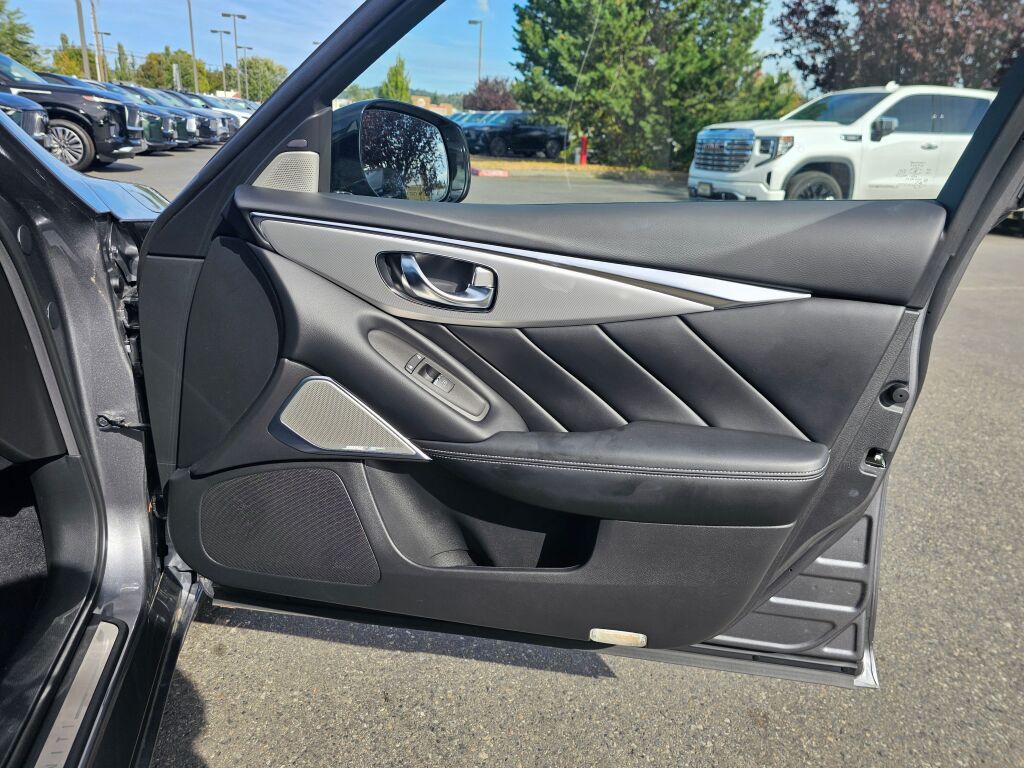 2024 Infiniti Q50 LUXE photo 10