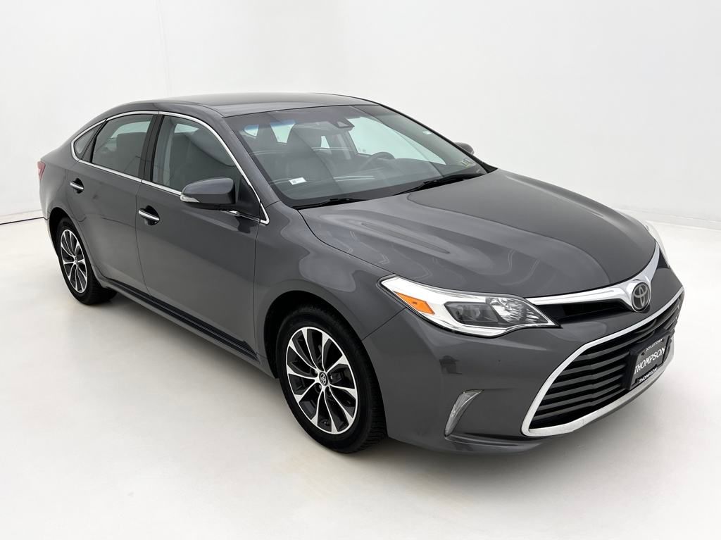 2018 Toyota Avalon Limited photo 2