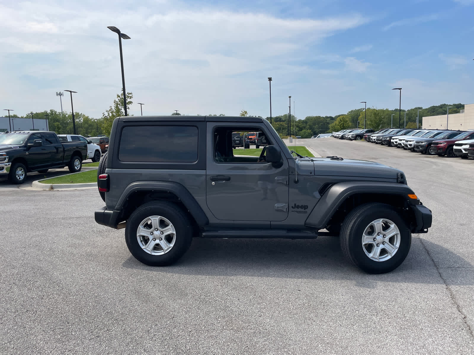 2021 Jeep Wrangler Sport S photo 10