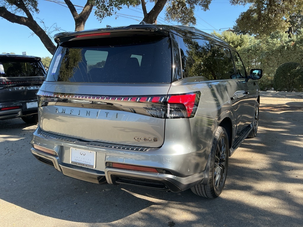 2026 Infiniti QX80 photo 3