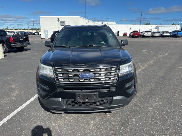 2016 Ford Explorer Base photo 2