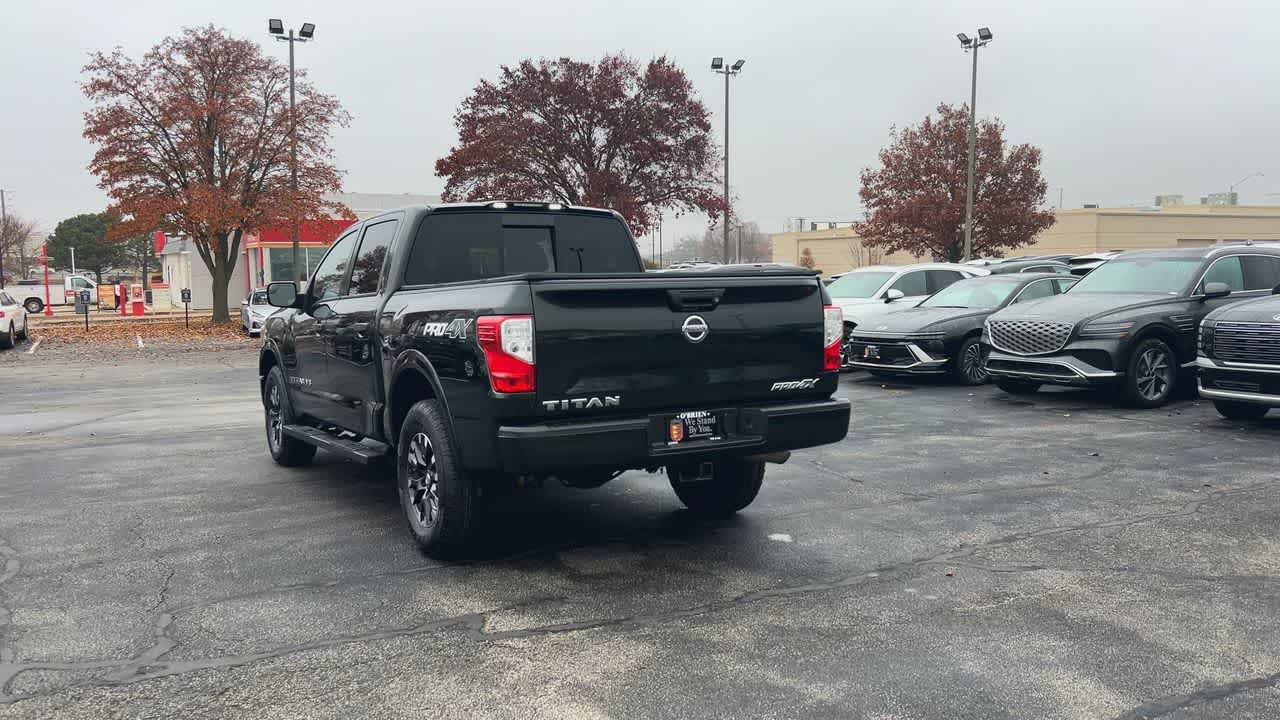 2019 Nissan Titan PRO-4X photo 3