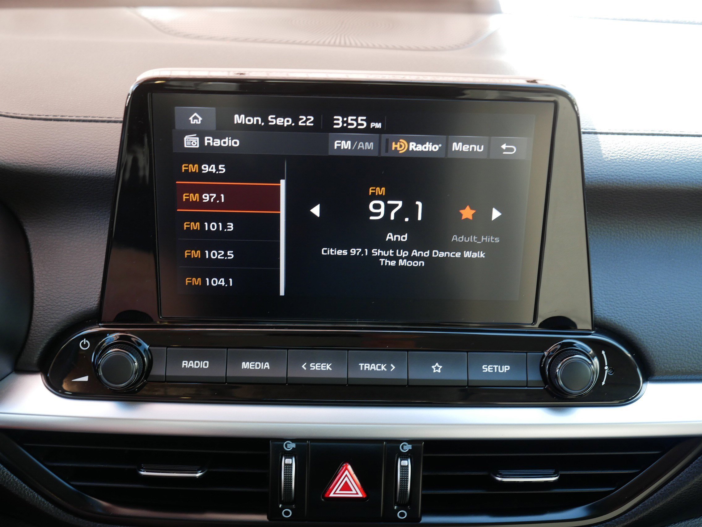2023 Kia Forte LXS photo 22
