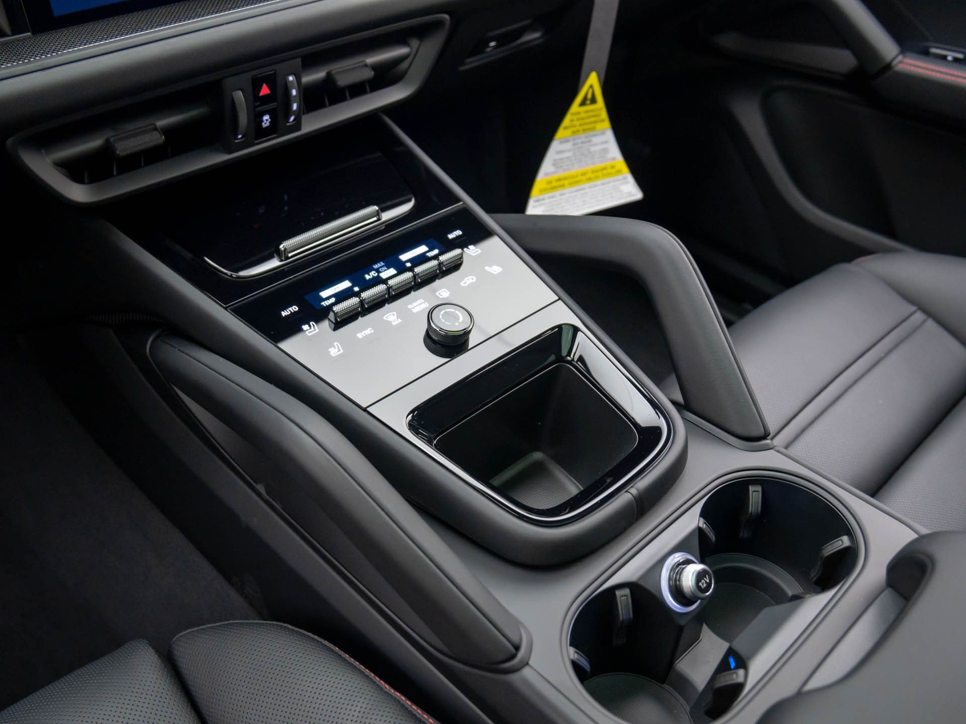 2025 Porsche Cayenne Coupe GTS photo 12