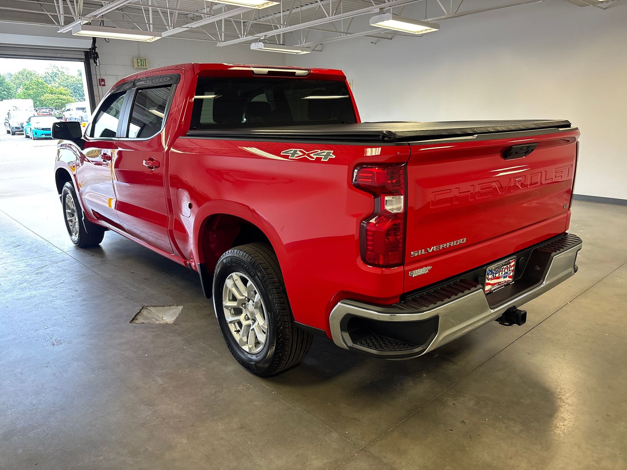 2023 Chevrolet Silverado 1500 LT photo 3