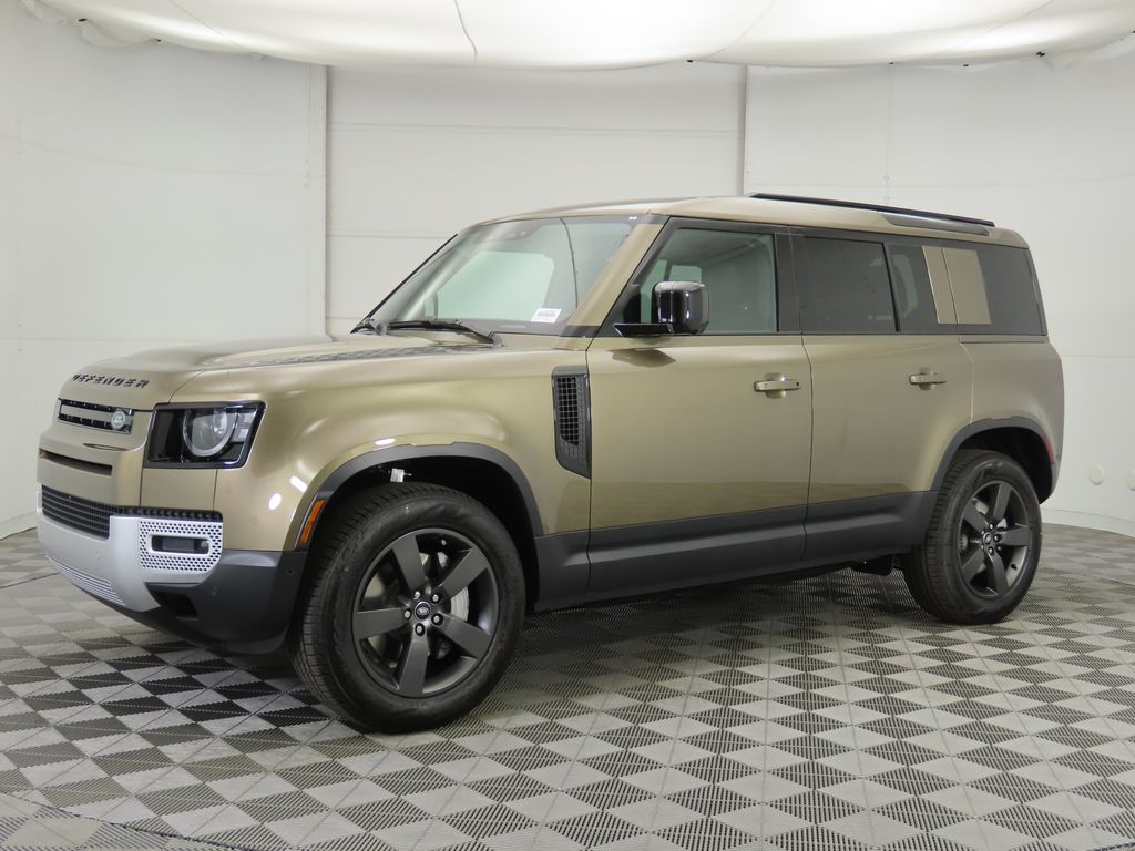 2025 Land Rover Defender S's photo