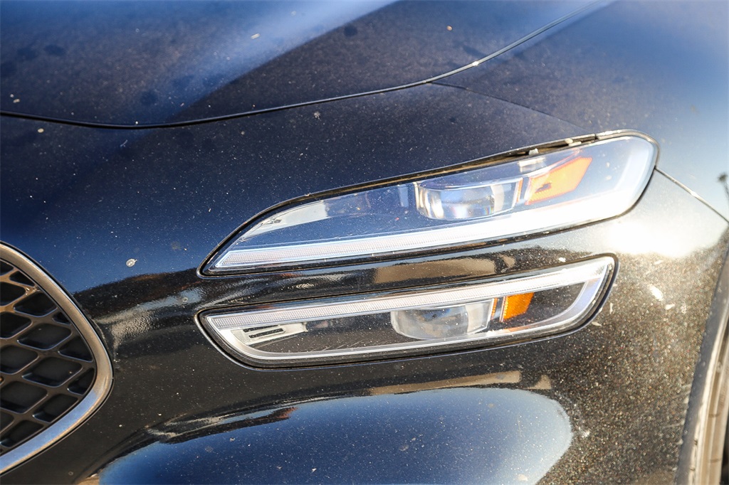 2023 Genesis G70 2.0T Sport Prestige photo 3