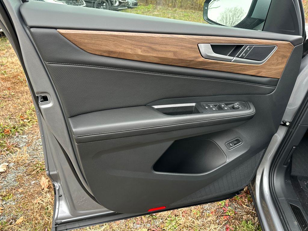 2026 Volkswagen Atlas SE Technology photo 4